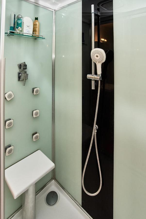 Chambre à louer dans un appartement proche du centre-ville Nevers Exterior foto